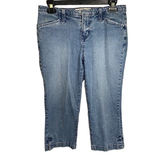 Tommy Hilfiger Capri’s Womens Size 4 Medium Wash Mid Rise - Picture 1 of 5